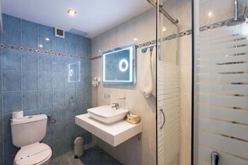 Фото номера Двухместный номер с 2 отдельными кроватями Отель Devin Spa Hotel г. Девин 11