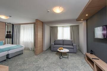 Фото номера Люкс с 1 спальней и балконом Отель Devin Spa Hotel г. Девин 5