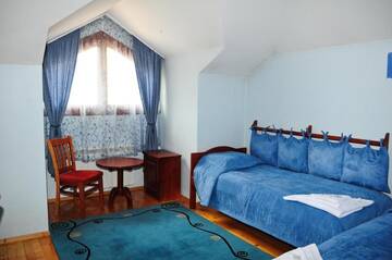 Фото номера Люкс с 3 спальнями Гостевой дом Kris Guest House г. Девин 4