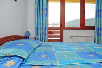 Фото номера Двухместный номер с 1 кроватью и балконом Гостевой дом Kris Guest House г. Девин 2
